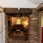 John's House - Caherdaniel * Gortnaknilly