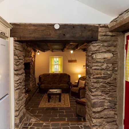 John's House - Caherdaniel * Gortnaknilly